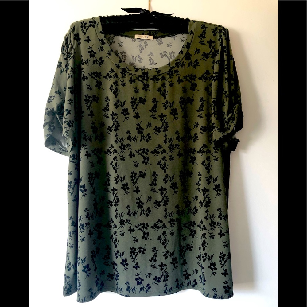 Beacon Olive and blk print  knit top
